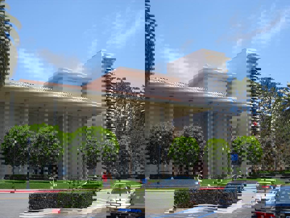 wind chimes from afar