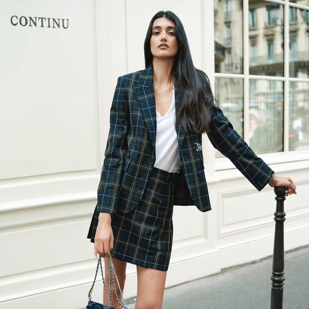 Vavy Blazer & Jumi Skirt at Zadig & Voltaire