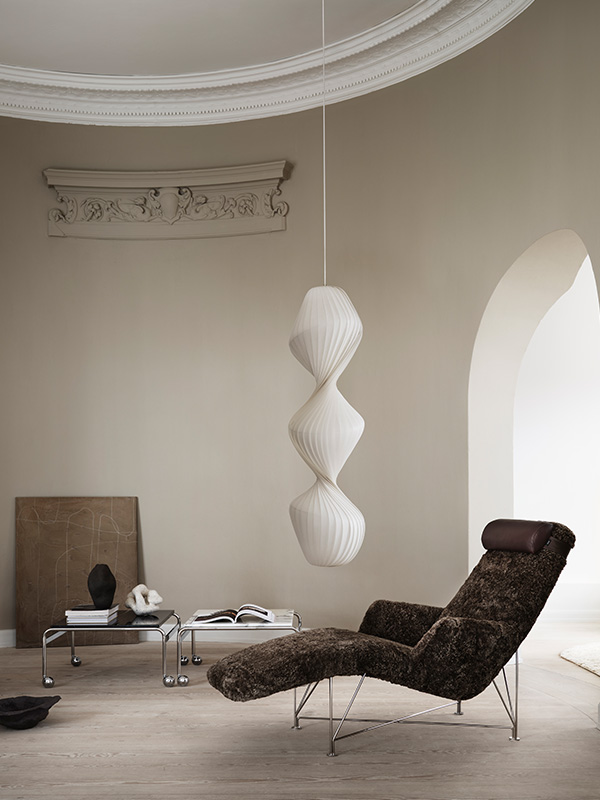 Sofa and lamp in a room