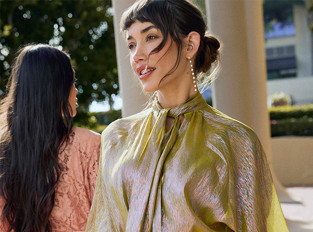 Model in sunlit glamoratti outfit